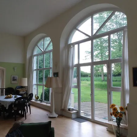 Orangerie Im Schlosspark Zu Apartment *