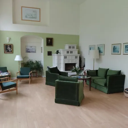 Orangerie Im Schlosspark Zu *