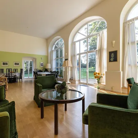 Orangerie Im Schlosspark Zu Arnsdorf-Hilbersdorf