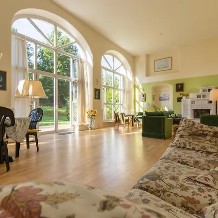 Orangerie Im Schlosspark Zu Apartment *