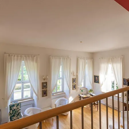 Orangerie Im Schlosspark Zu דירה Arnsdorf-Hilbersdorf