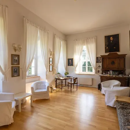 Orangerie Im Schlosspark Zu Arnsdorf-Hilbersdorf