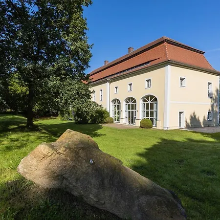 Orangerie Im Schlosspark Zu Arnsdorf-Hilbersdorf