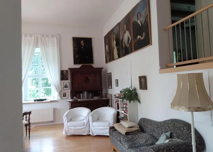 Orangerie Im Schlosspark Zu * Arnsdorf-Hilbersdorf