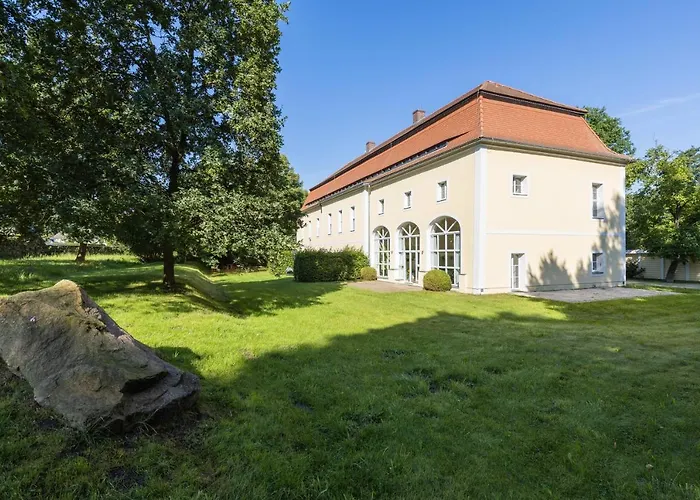 Orangerie Im Schlosspark Zu * Arnsdorf-Hilbersdorf