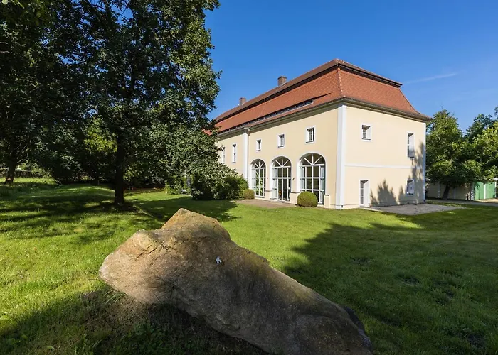Orangerie Im Schlosspark Zu Arnsdorf-Hilbersdorf